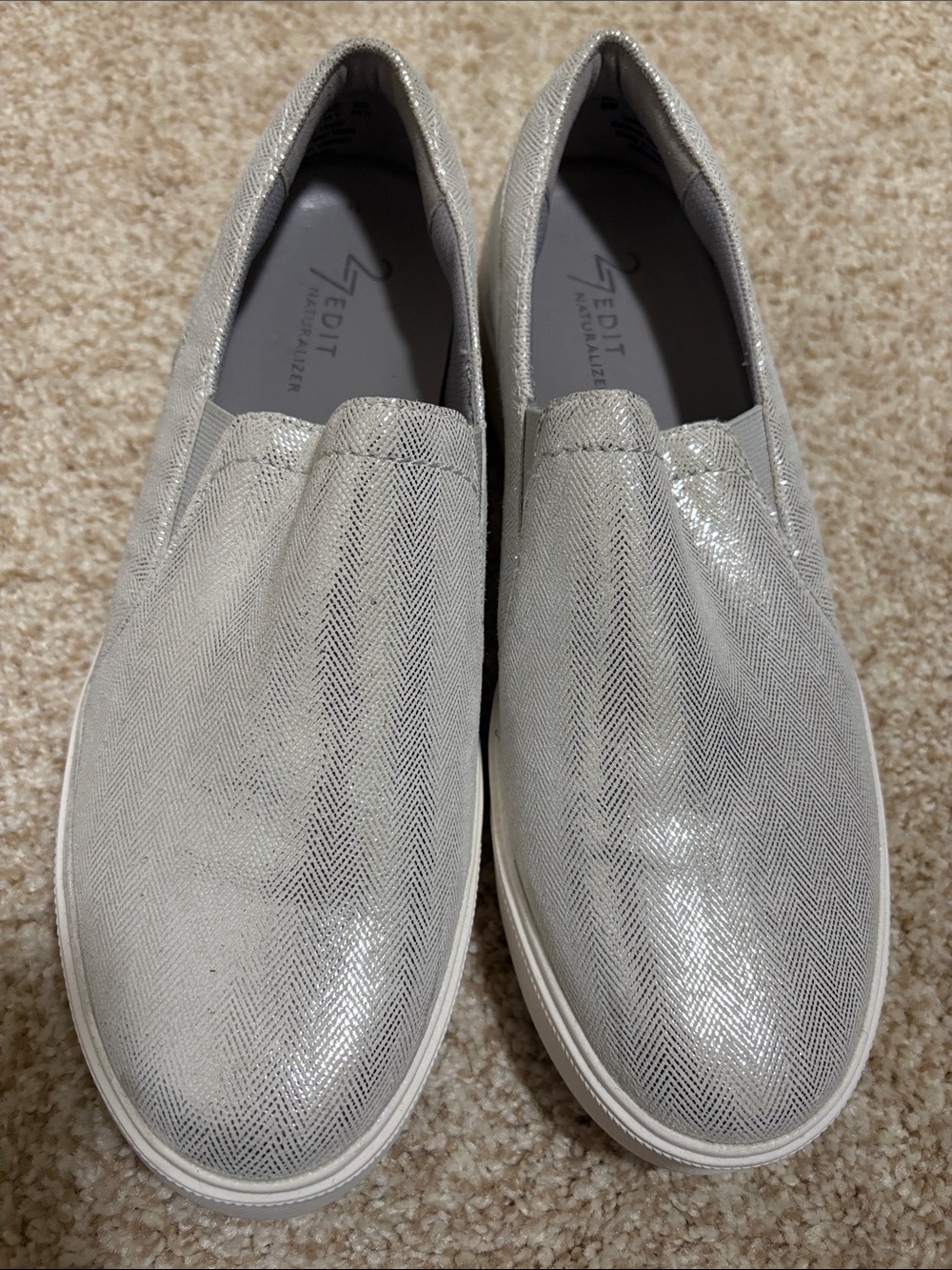 Naturalizer 27 Edit Mirabel Silver Slip on Sneakers / Tennis Shoes Size 8